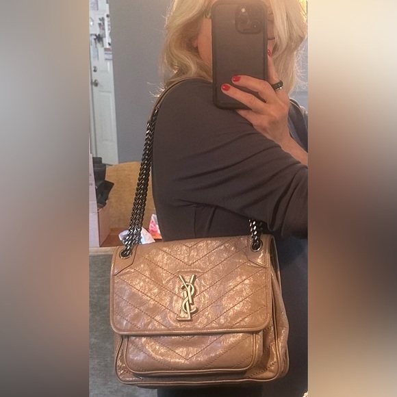 YSL Niki Medium Patent crinkle leather purchased @ YSL store in Chicago - Picture 14 of 16